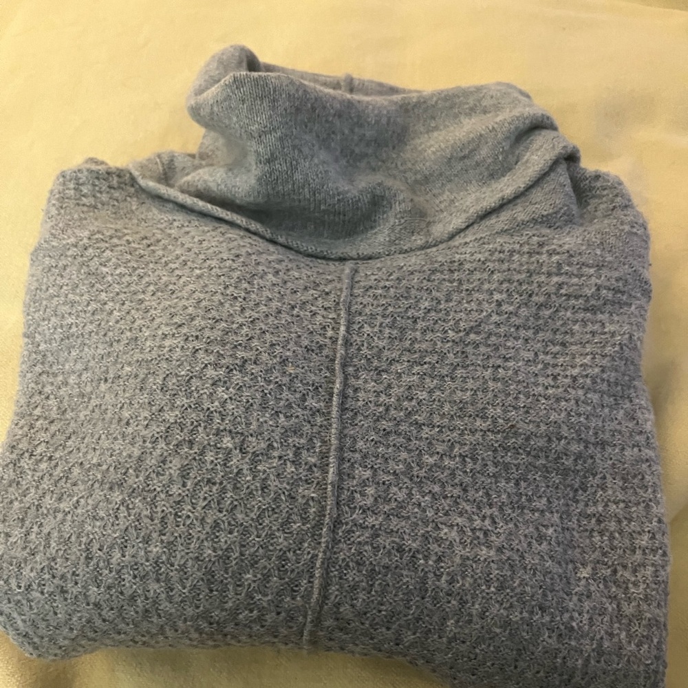 Reiss ladies size M turtleneck sweater. Nylon and wool